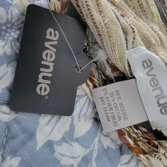 NWT Avenue Beige Scarf - Picture 7 of 8